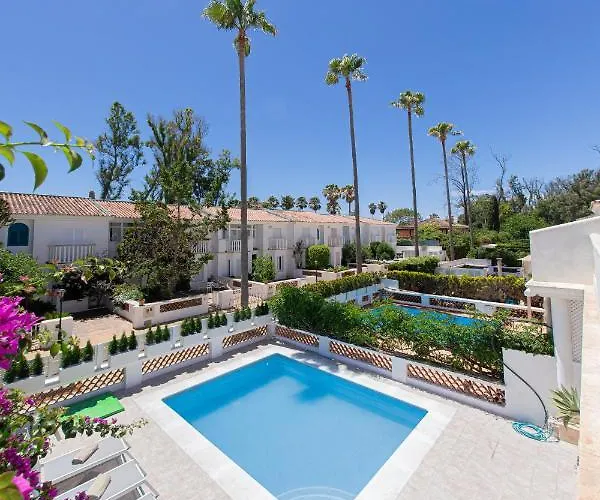 Feriehus Charming Townhouse/5bedrs/front Beach/private Pool