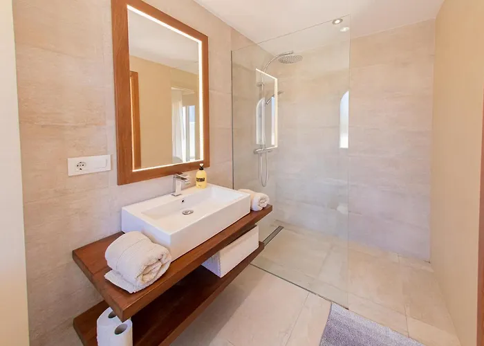 Charming Townhouse/5bedrs/front Beach/private Pool Marbella