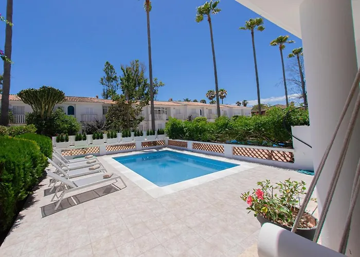 Charming Townhouse/5bedrs/front Beach/private Pool Feriehus *