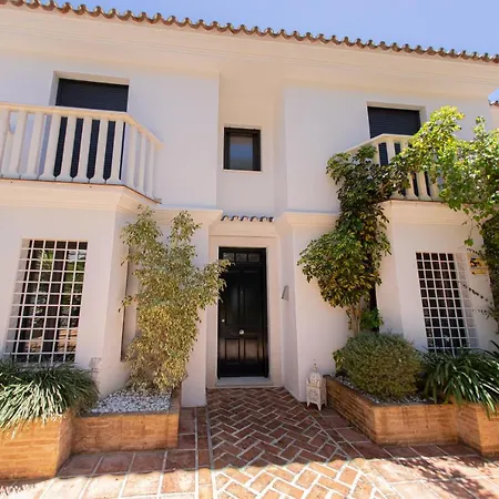 Charming Townhouse/5bedrs/front Beach/private Pool Prázdninový dům Marbella